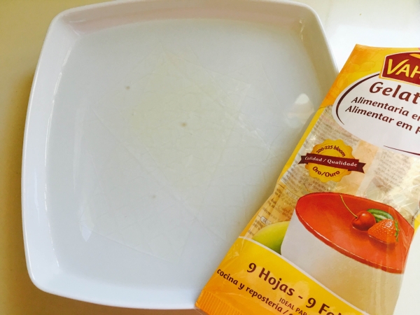 03. Hidratar las gelatinas para la mousse de chocolate y coco en blog de recetas fitness y blog de fitness para mujeres