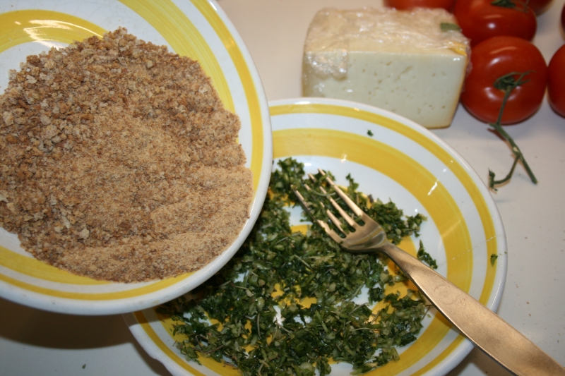 03. MEzclar los ingredientes para tomates al horno crujientes en blog de recetas fitness