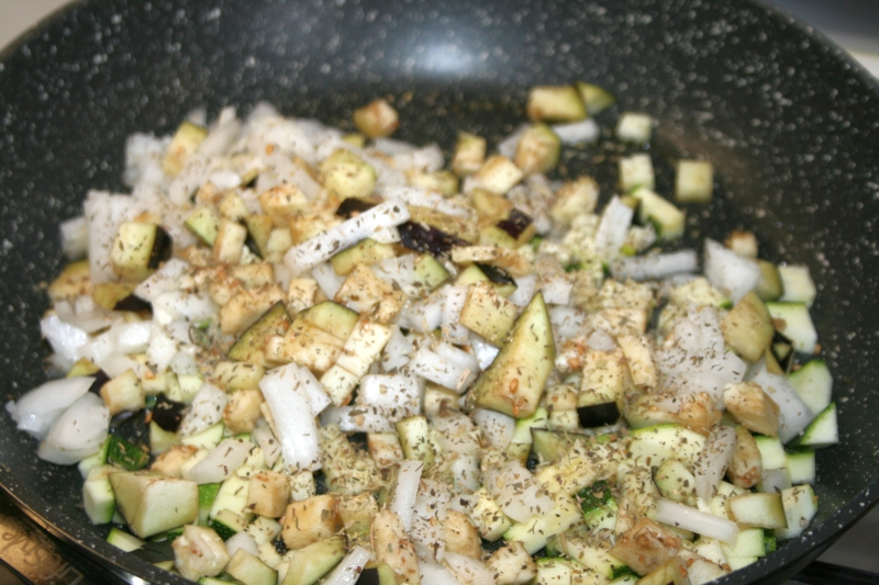 03 Receta fitness de pimientos rojos con verduras en sartén