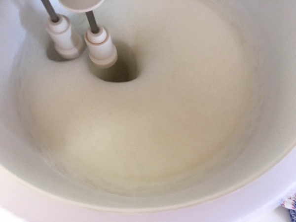 04. Montar las claras para la mousse de chocolate y coco en blog de recetas fitness y blog de fitness para mujeres