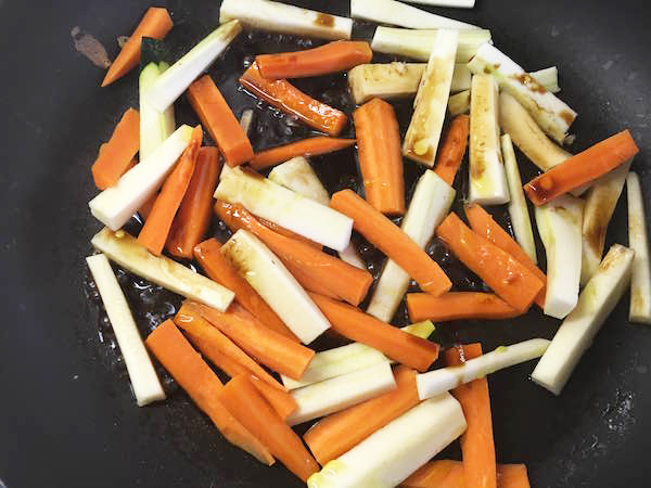 05. Hacer las verduras para el sushi de tortilla y atun en blog de fitness para mujeres y blog de recetas fitness