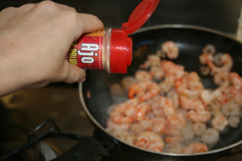 06. Cocer las gambas de los calabacines rellenos de gambas y verduras