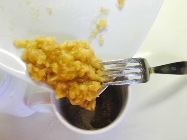 07. Platano para el bizcocho a la taza para blog de recetas fitness y blog de fitness para mujeres