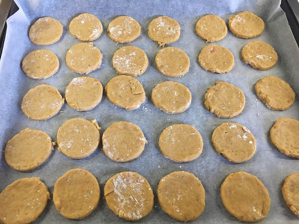 08. Hornear las galletas para las galletas de avena y batata en blog de fitness para mujeres