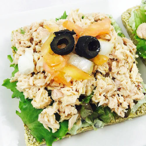 13. Bodegon pequeño de las tartaletas con crema de aguacate en blog de fitness y recetas fitness