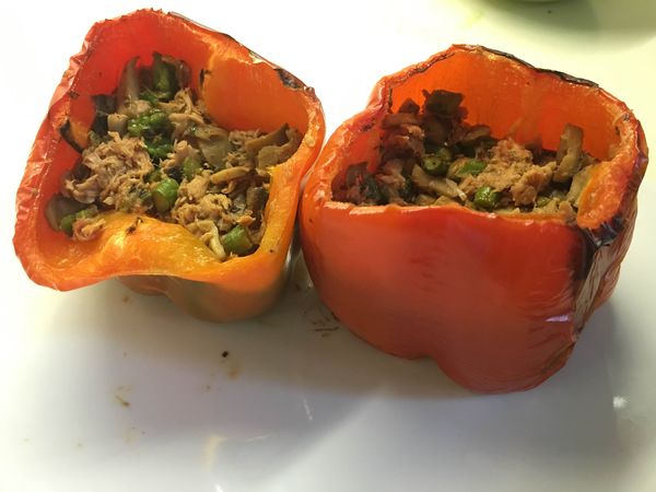 Rellenar los pimientos rojos rellenos de aguacat en blog de fitness para mujeres y recetas fitness